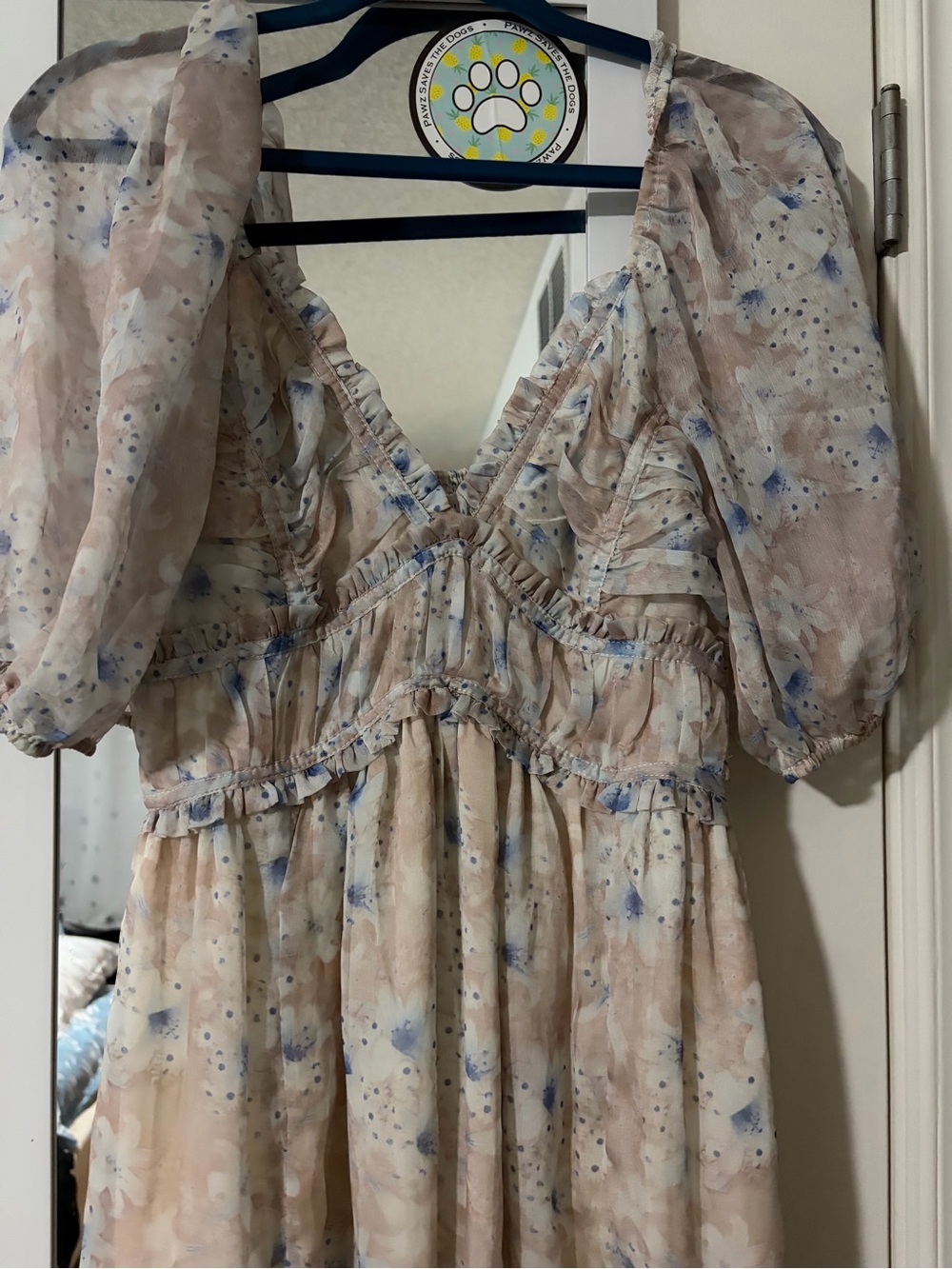 Boho Floral Puff-Sleeve Maxi Dress in Beige and Light Blue - Picture 2 of 3